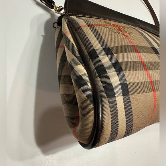 Burberry crossbody bag with provided sling - Picture 2 of 16